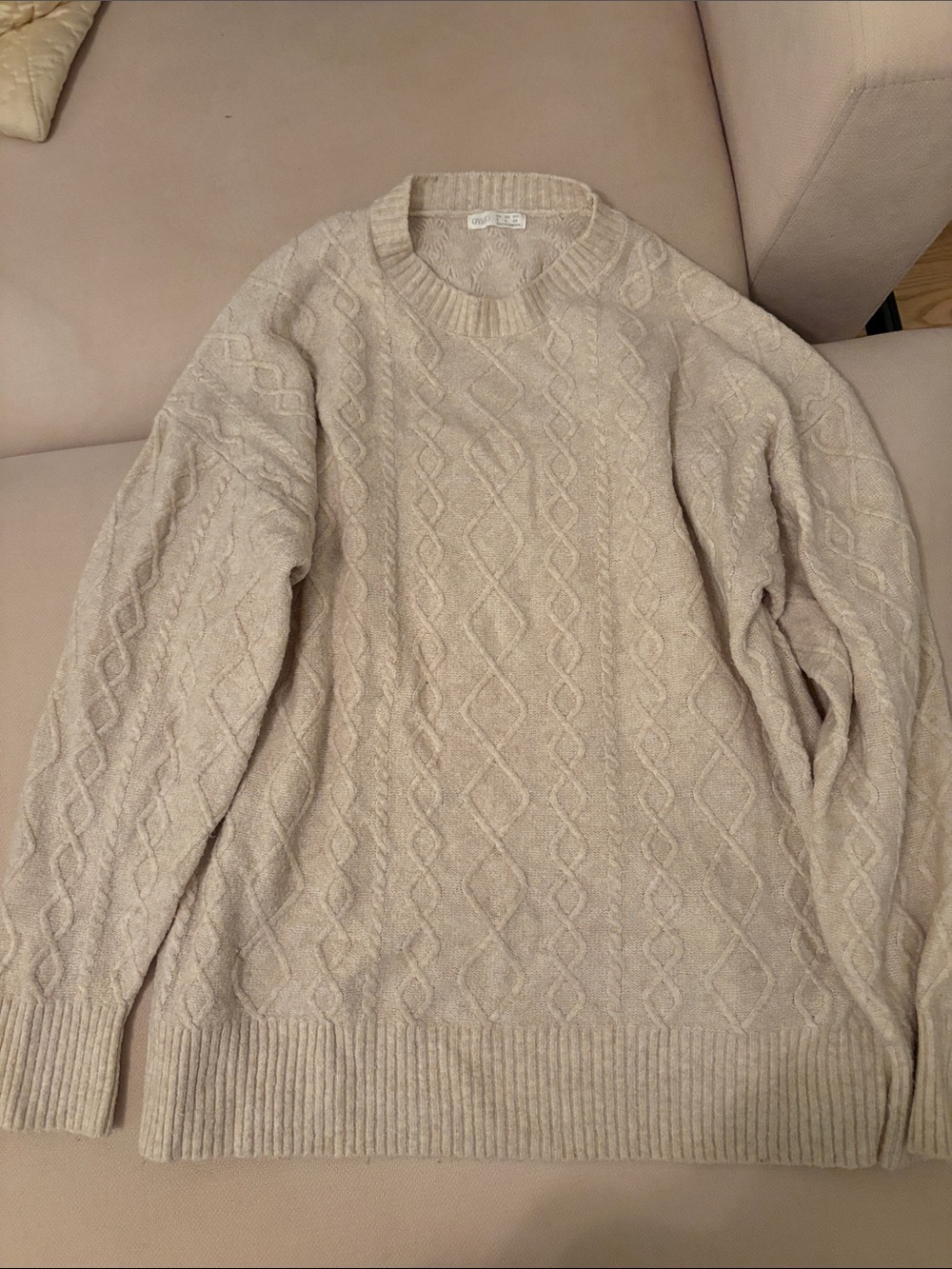 Women’s oversized Cream Cable-Knit Sweater - Classic Crewneck